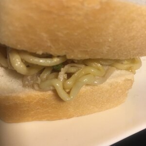 大葉入り☆焼きそばパンサンド